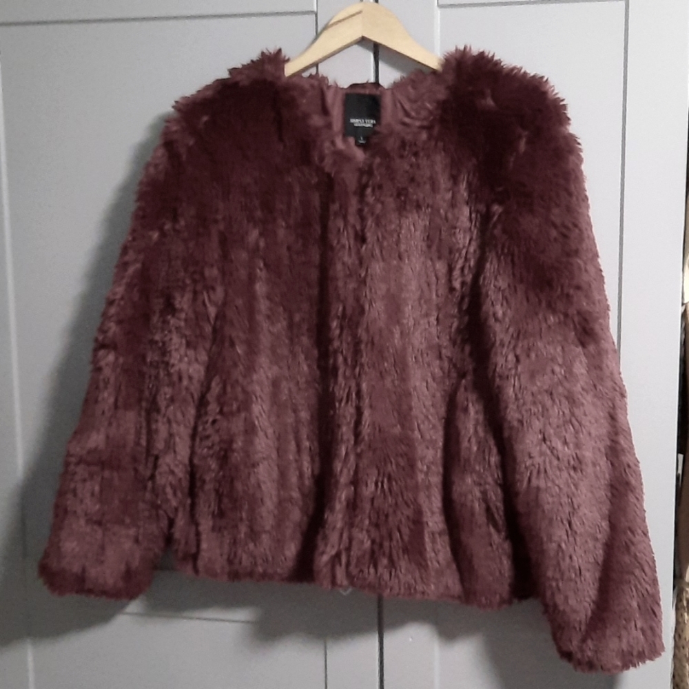 NWOT Simply Vera Wang faux fur jacket / coat. Size L
